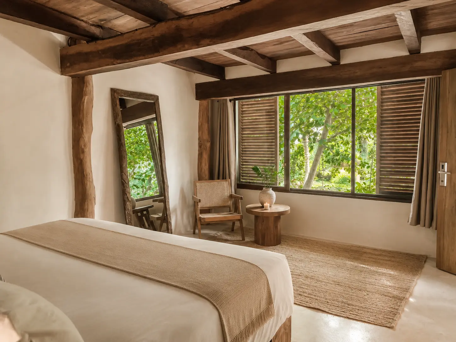 Peaceful Garden King room surrounded by greenery